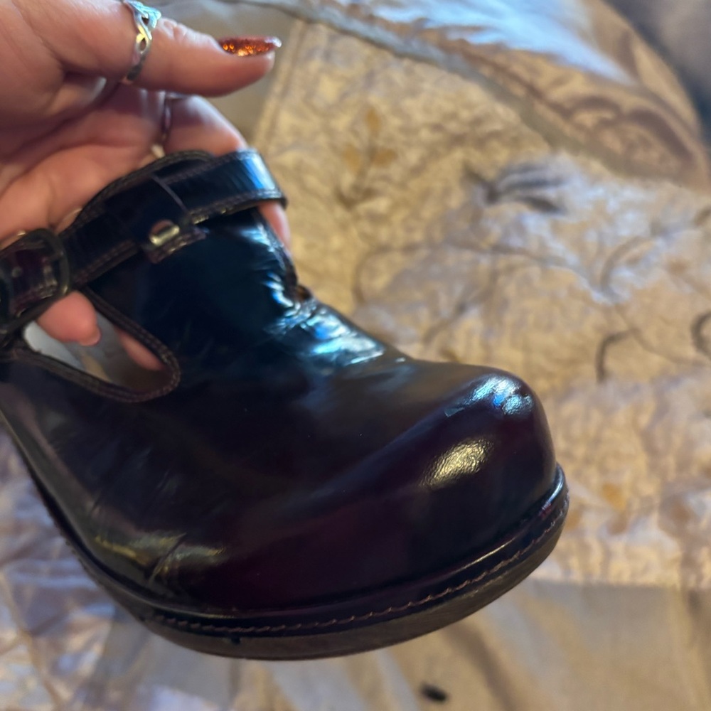 Clark’s Structured Clogs in dark wine - Picture 9 of 15